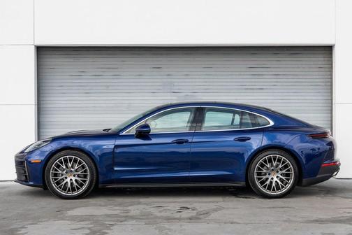 2024 Porsche Panamera 4