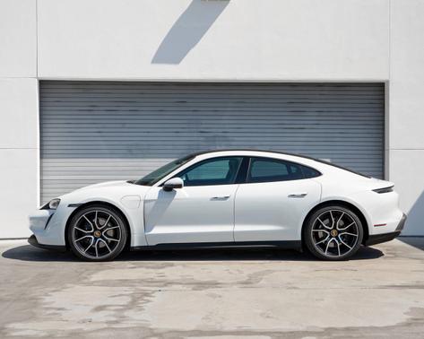 Carrara White Metallic 2023 Porsche Taycan