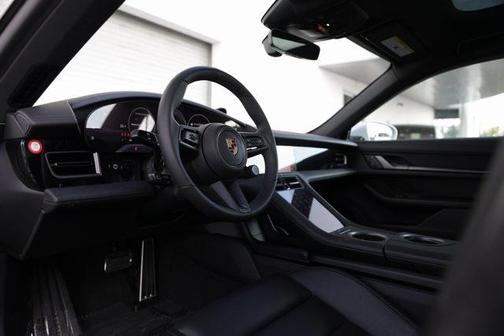 2025 Porsche Taycan 