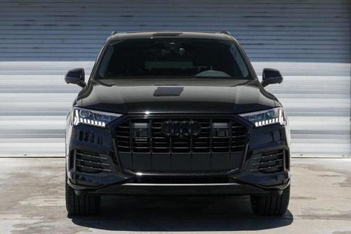 2023 Audi Q7 45 Premium Plus
