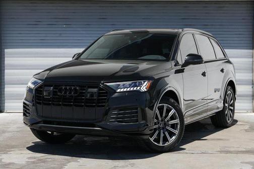 2023 Audi Q7 45 Premium Plus