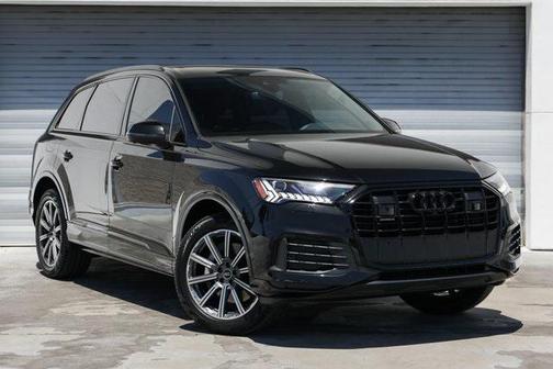 2023 Audi Q7 45 Premium Plus