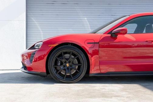 2024 Porsche Taycan GTS