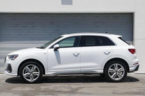 2024 Audi Q3 Premium 45 TFSI S line quattro Tiptronic