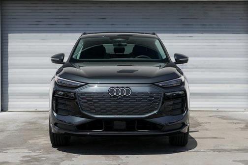 2025 Audi Q6 e-tron Premium Plus quattro