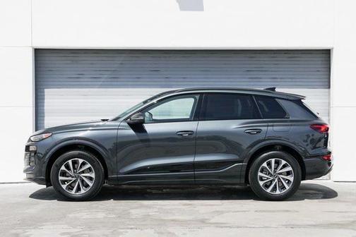 2025 Audi Q6 e-tron Premium Plus quattro