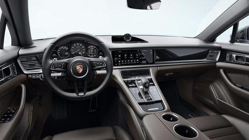 2023 Porsche Panamera 4 Platinum Edition