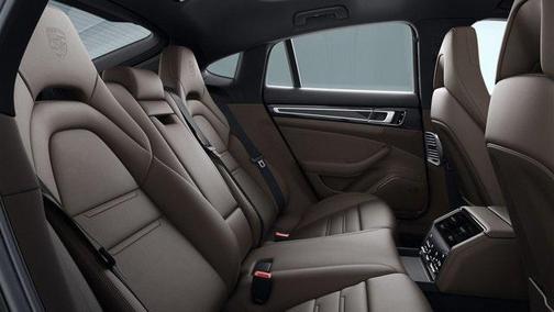 2023 Porsche Panamera 4 Platinum Edition