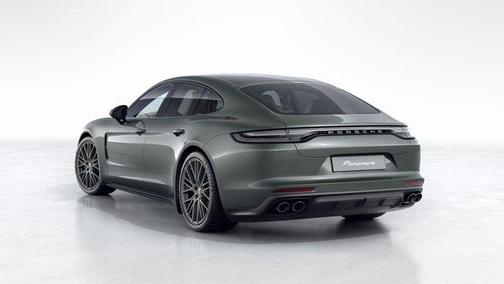2023 Porsche Panamera 4 Platinum Edition