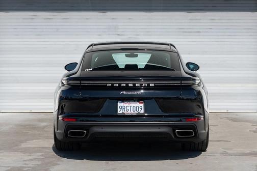 2024 Porsche Panamera 4