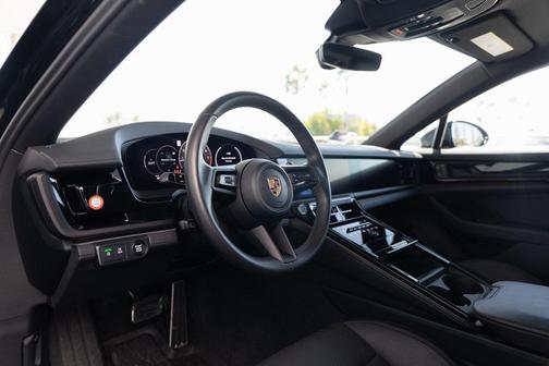 2024 Porsche Panamera 4