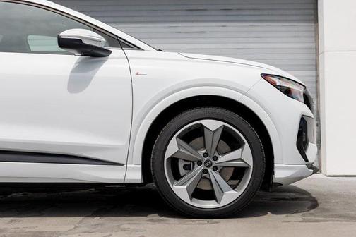 2025 Audi Q4 e-tron Sportback Premium Plus 55 quattro