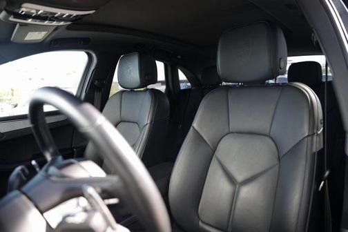 2025 Porsche Macan T