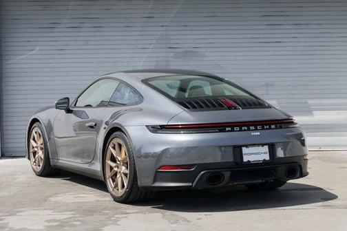 2025 Porsche 911 Carrera