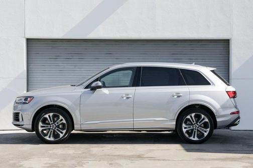 2022 Audi Q7 55 Premium Plus