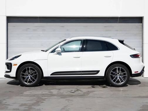 2025 Porsche Macan 