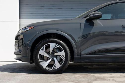 2025 Audi Q6 e-tron Premium Plus quattro