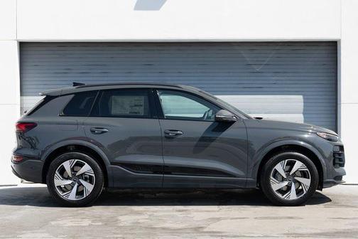 2025 Audi Q6 e-tron Premium Plus quattro