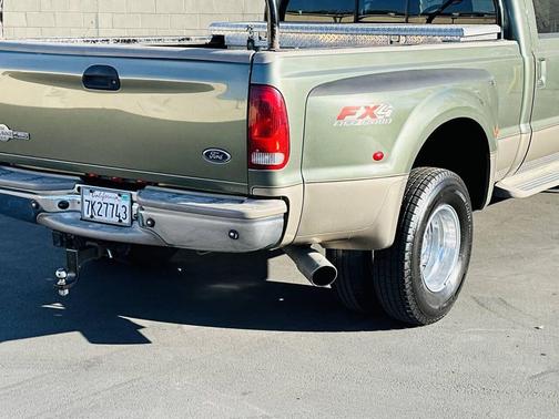Dark Green Satin Clearcoat 2004 Ford F-350 Lariat
