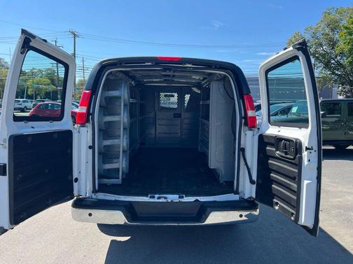 2019 GMC Savana 2500 Work Van