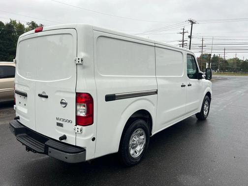2013 Nissan NV Cargo NV3500 HD S V8