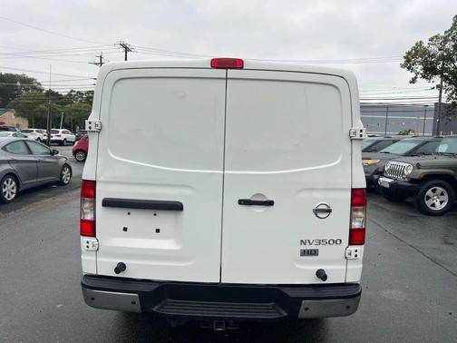2013 Nissan NV Cargo NV3500 HD S V8