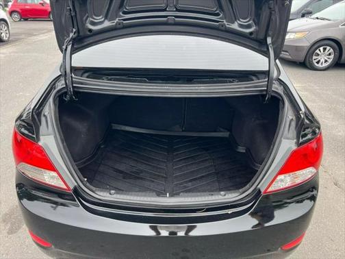 2013 Hyundai Accent SE
