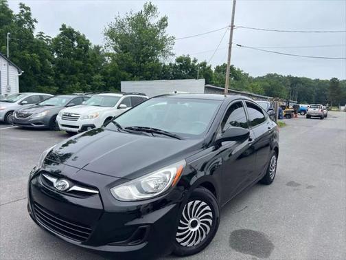 2013 Hyundai Accent SE