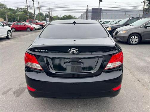 2013 Hyundai Accent SE