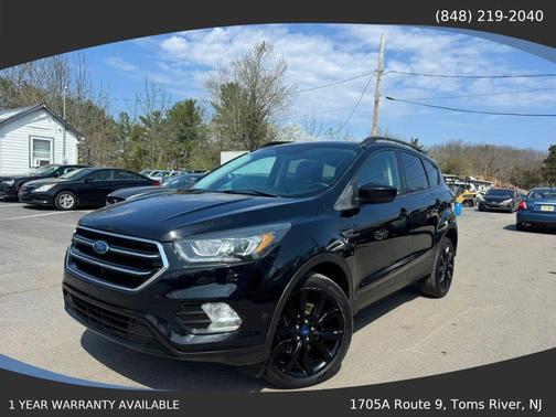 Black 2017 Ford Escape SE