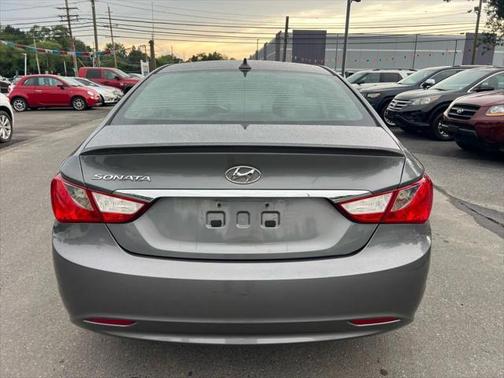 2013 Hyundai SONATA GLS