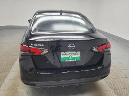Super Black 2025 Nissan Versa 1.6 SV