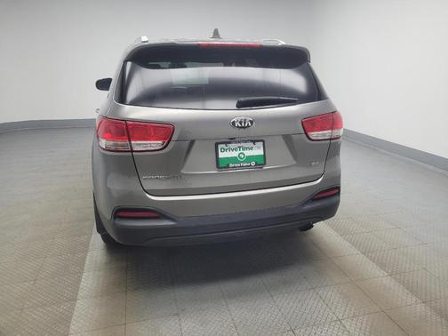 Titanium Silver 2018 Kia Sorento LX