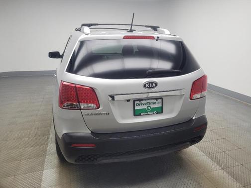 Bright Silver 2013 Kia Sorento LX