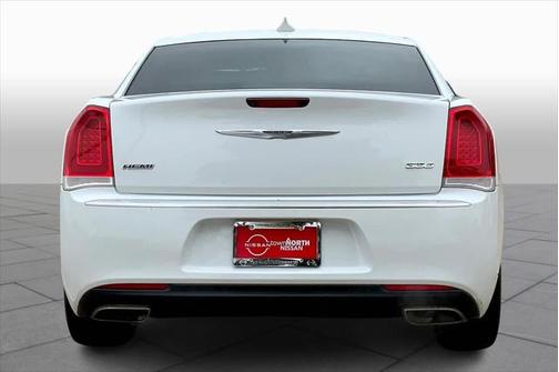 2019 Chrysler 300 Touring