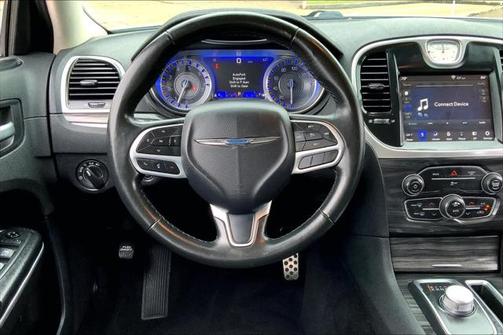 2019 Chrysler 300 Touring