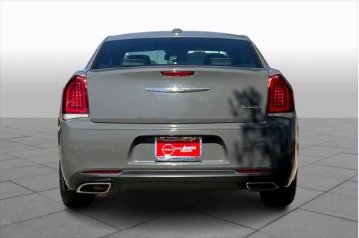 2019 Chrysler 300 S