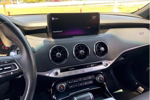2022 Kia Stinger GT1