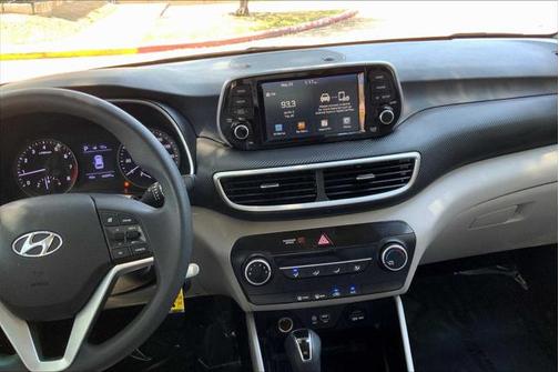 2021 Hyundai TUCSON SE