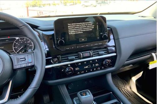 2025 Nissan Pathfinder SL FWD