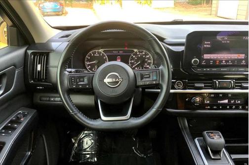 2023 Nissan Pathfinder SV FWD