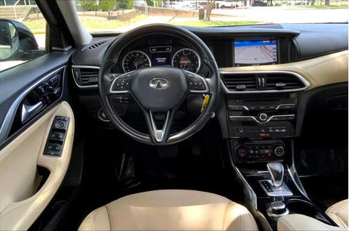 2018 INFINITI QX30 Premium