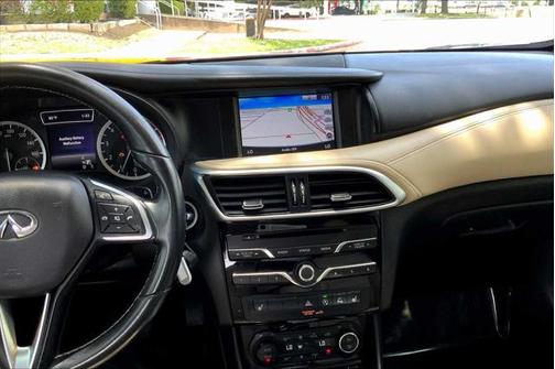 2018 INFINITI QX30 Premium
