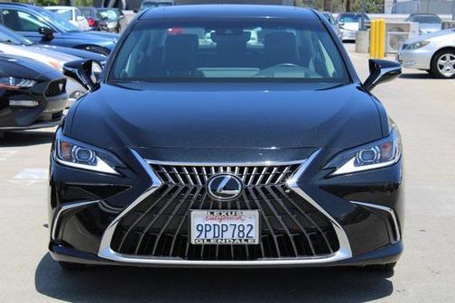 2025 Lexus ES 300h Base