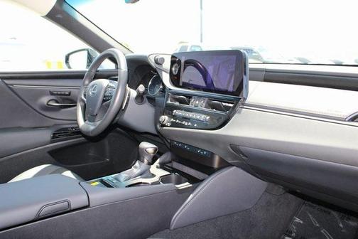 2025 Lexus ES 300h Base