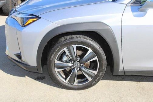 2025 Lexus UX 300h Base