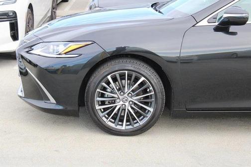 2023 Lexus ES 350 Base