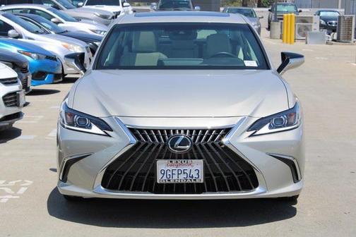 2023 Lexus ES 300h Base