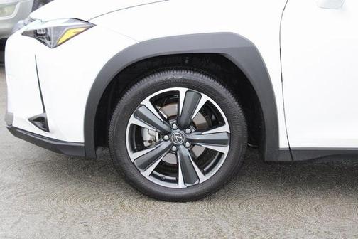 2025 Lexus UX 300h Base