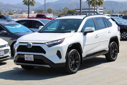 2022 Toyota RAV4 Hybrid SE